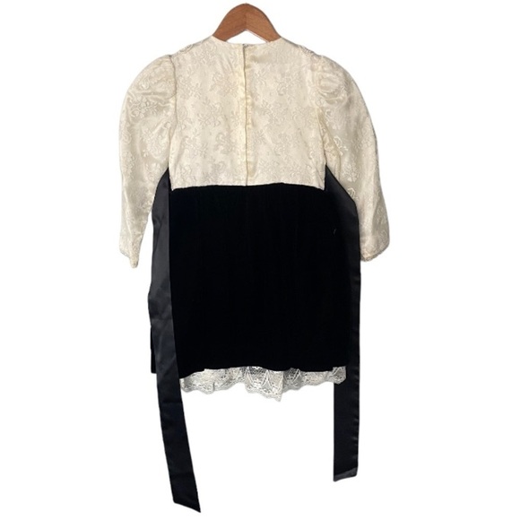 Jessica McClintock x Vintage Toddler Pearl & Lace Dress - Picture 3 of 13